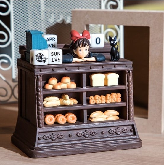 Kiki's Delivery Service Statue Calendar Kiki Salesclerk 11 cm