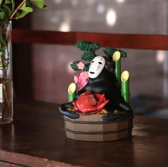 Spirited Away Diorama No Face Golden bucket & bamboos 18cm